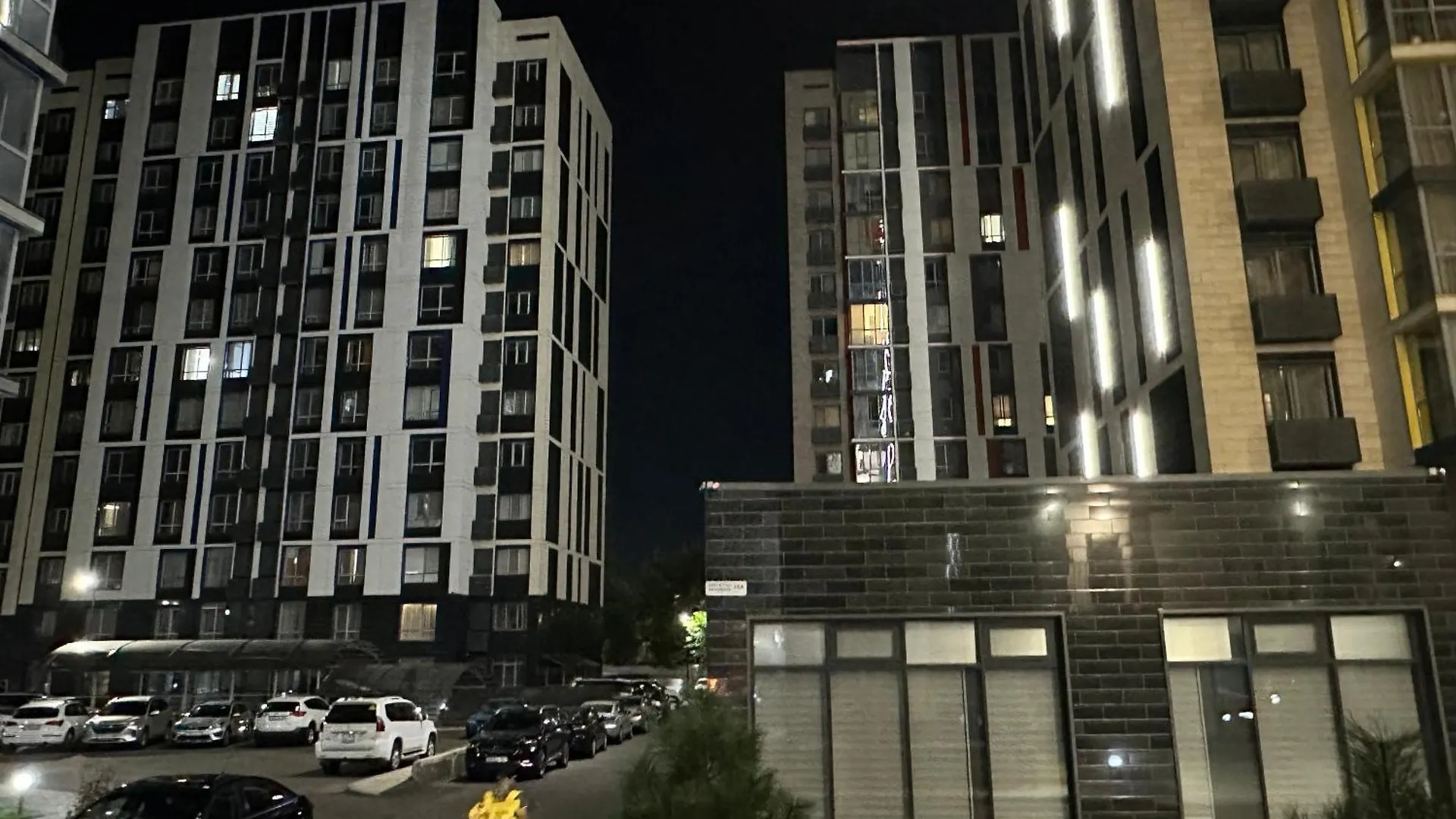 Raiymbek 13 & Drinking Water As A Gift Apartment Almaty