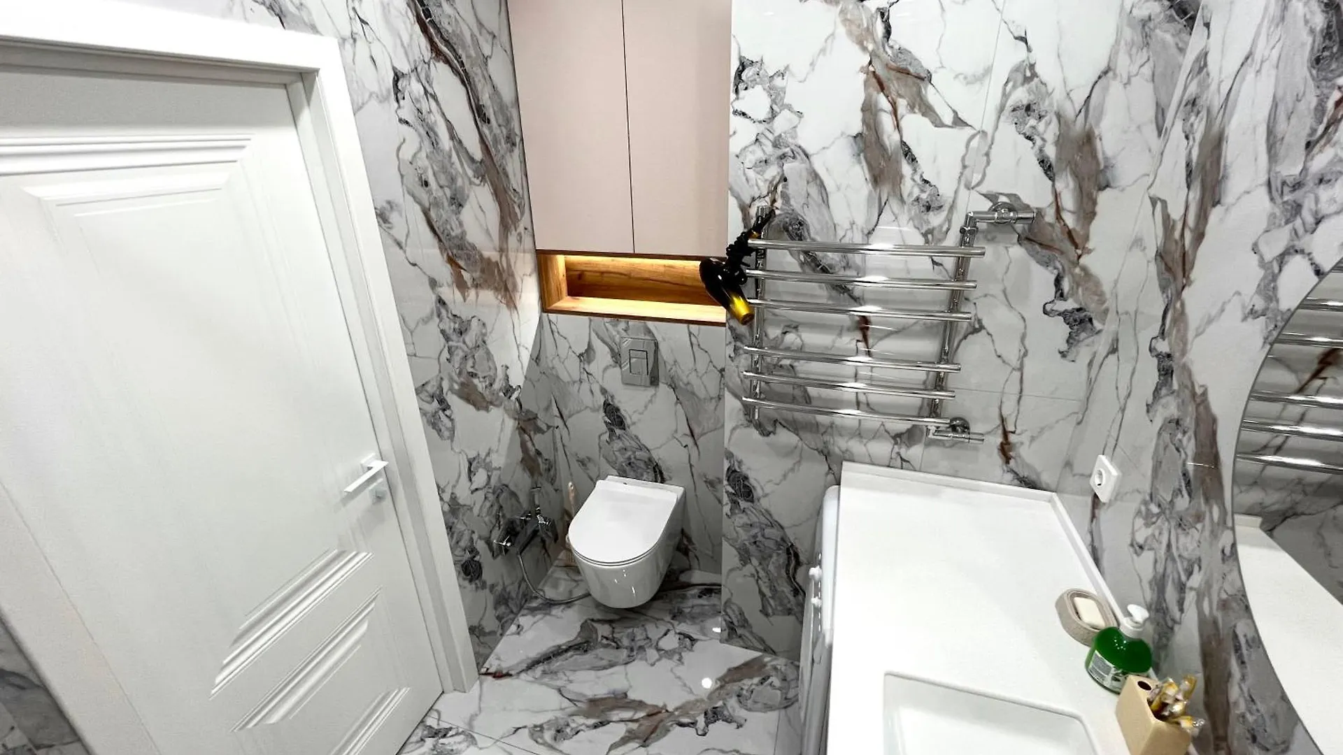 Raiymbek 13 & Drinking Water As A Gift Apartment Almaty