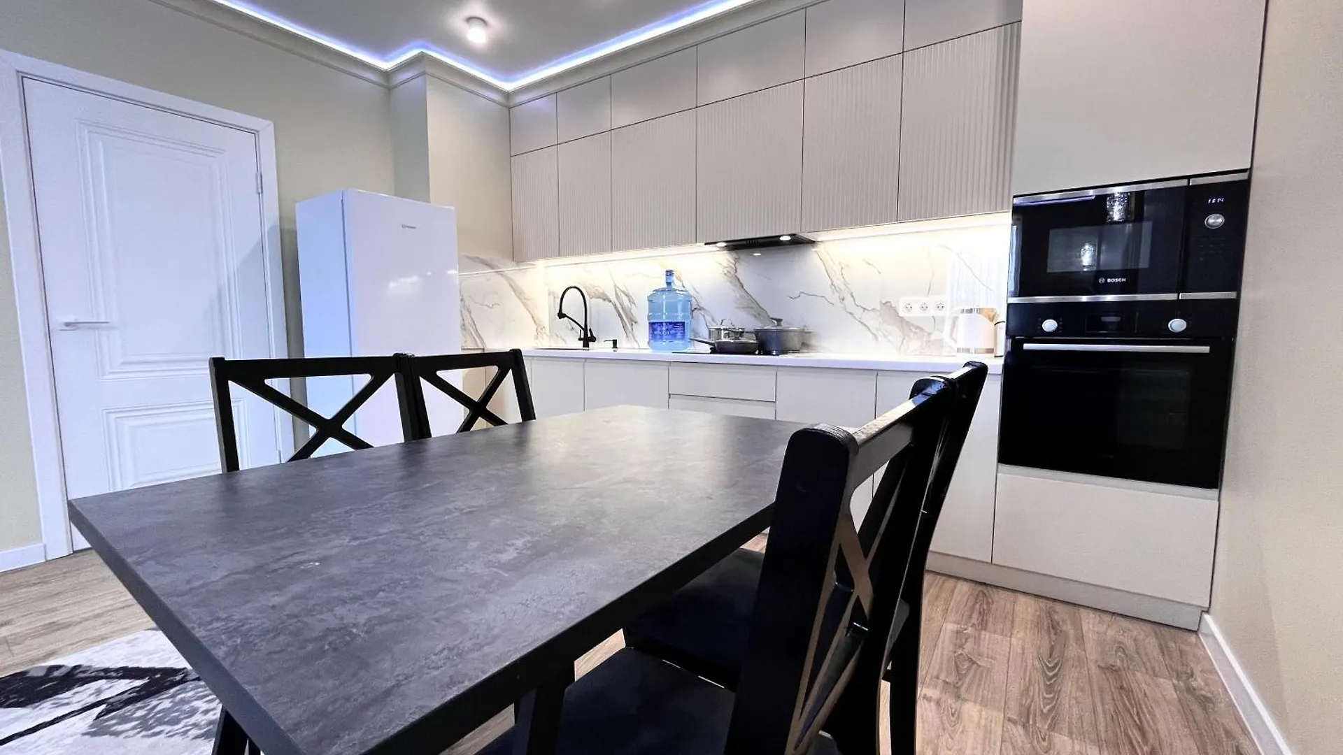 Raiymbek 13 & Drinking Water As A Gift Apartment Almaty Kazakhstan